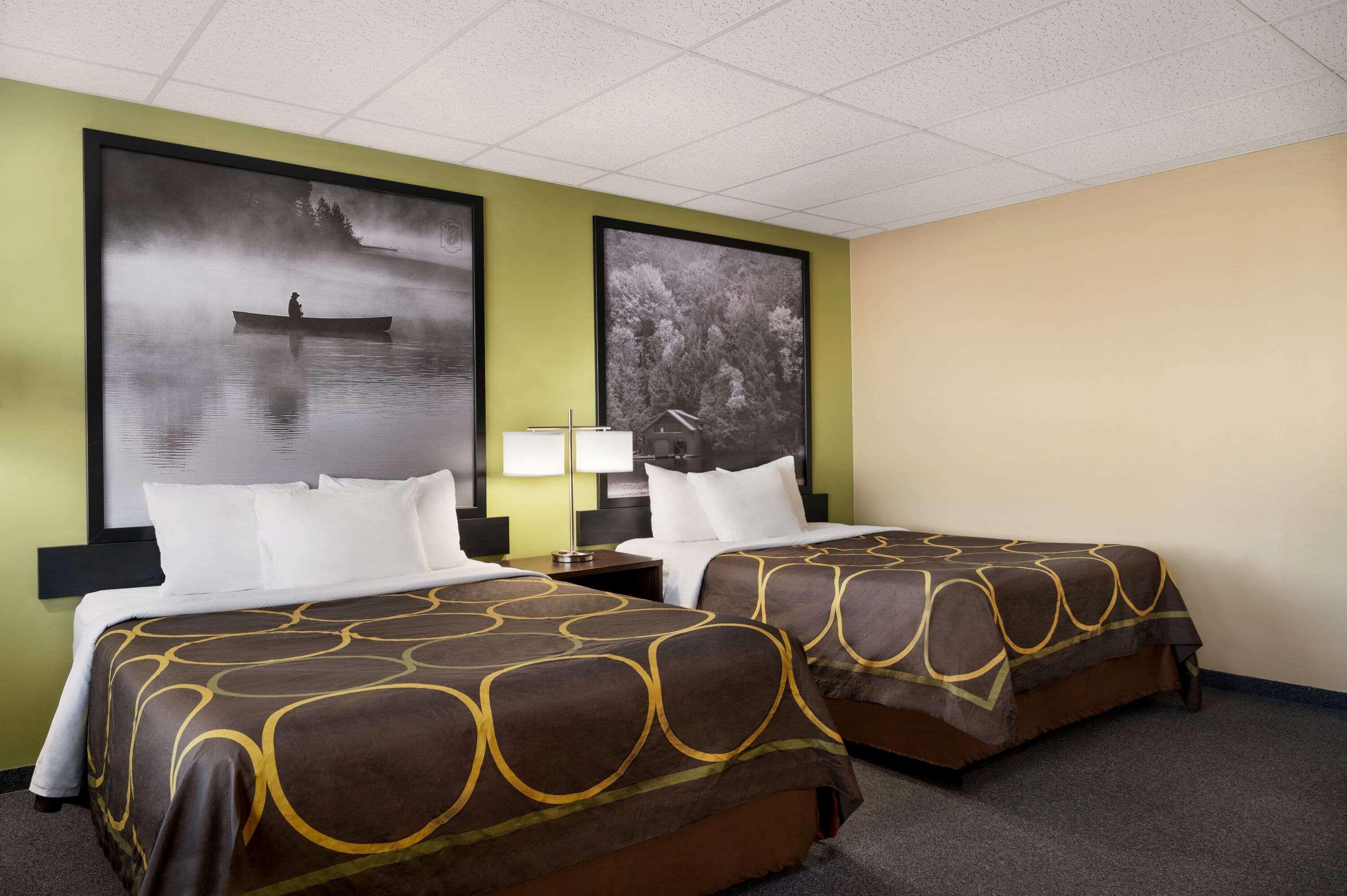 Super 8 By Wyndham Hearst On Hotel Exterior photo